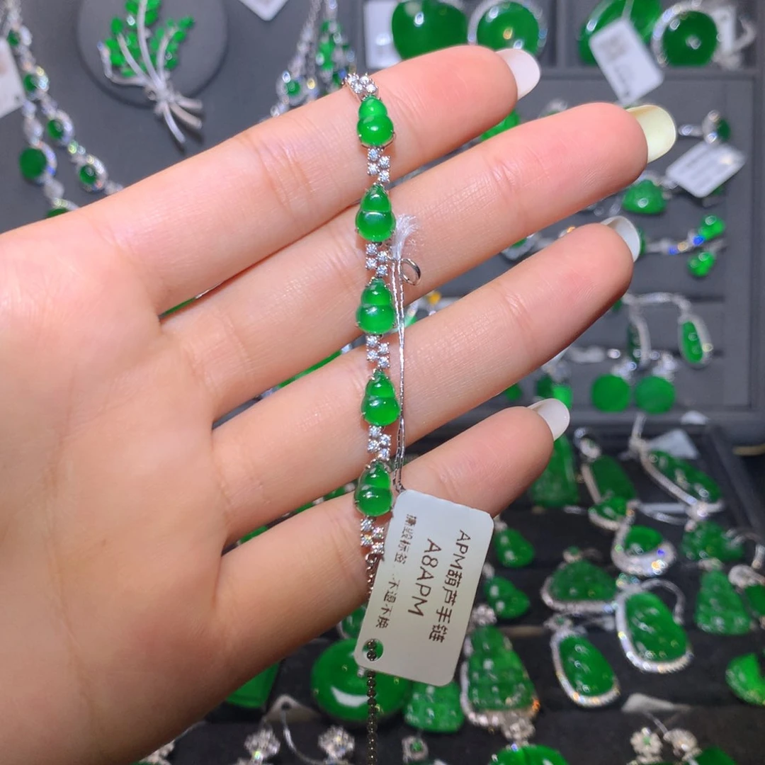 18K金镶嵌手链翡翠葫芦