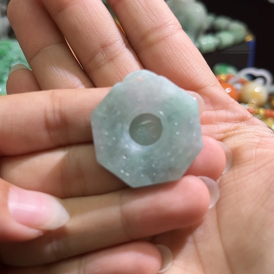 翡翠未镶嵌颈饰待编织