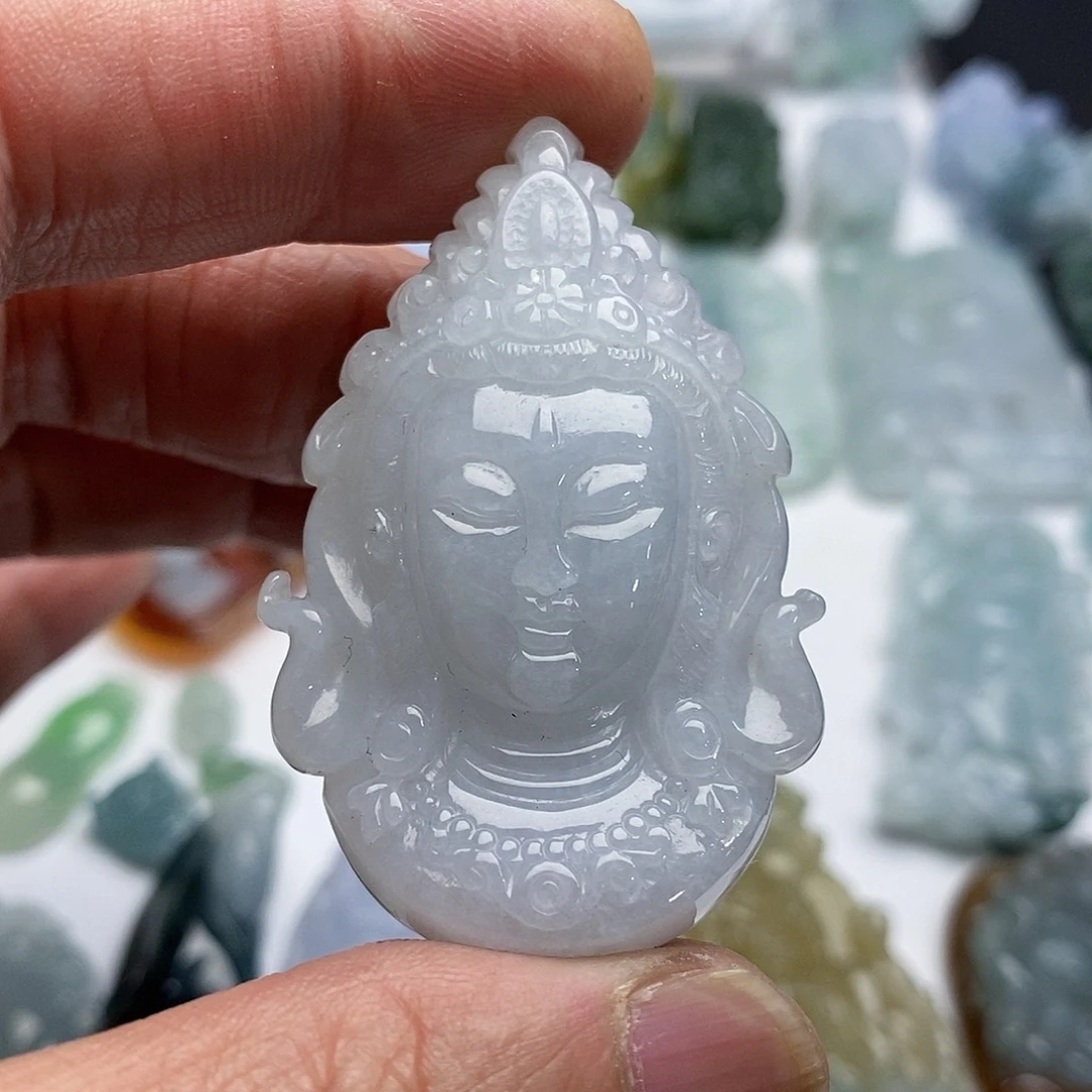 翡翠未镶嵌颈饰观音头