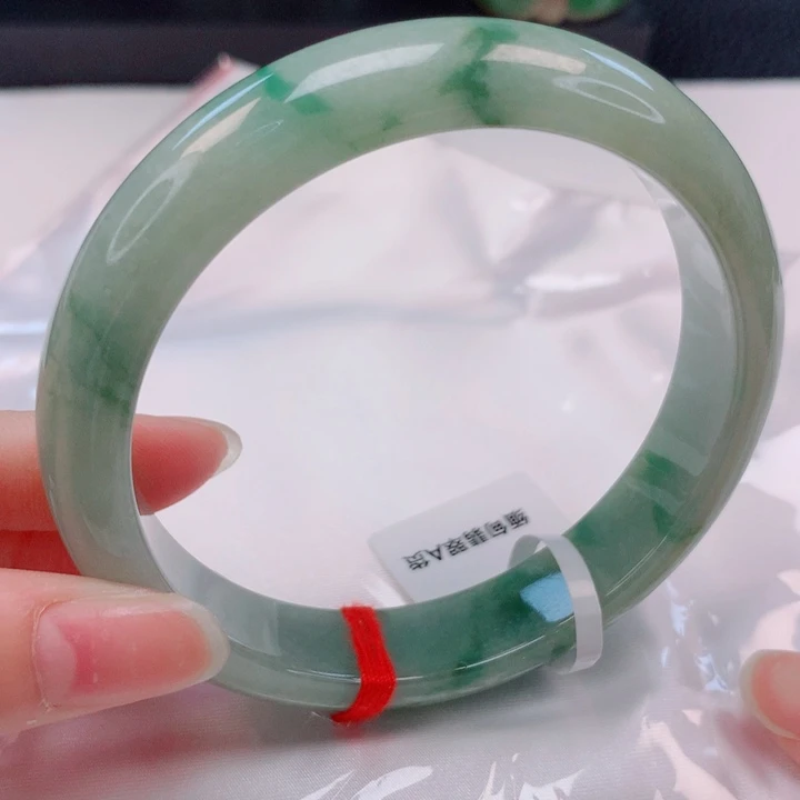 翡翠未镶嵌手镯62圈