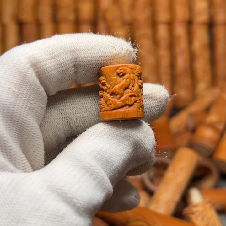 实心竹雕刻手把件