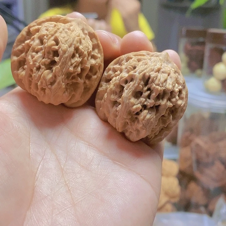 【闪购商品】文玩核桃把件38.5霞云岭