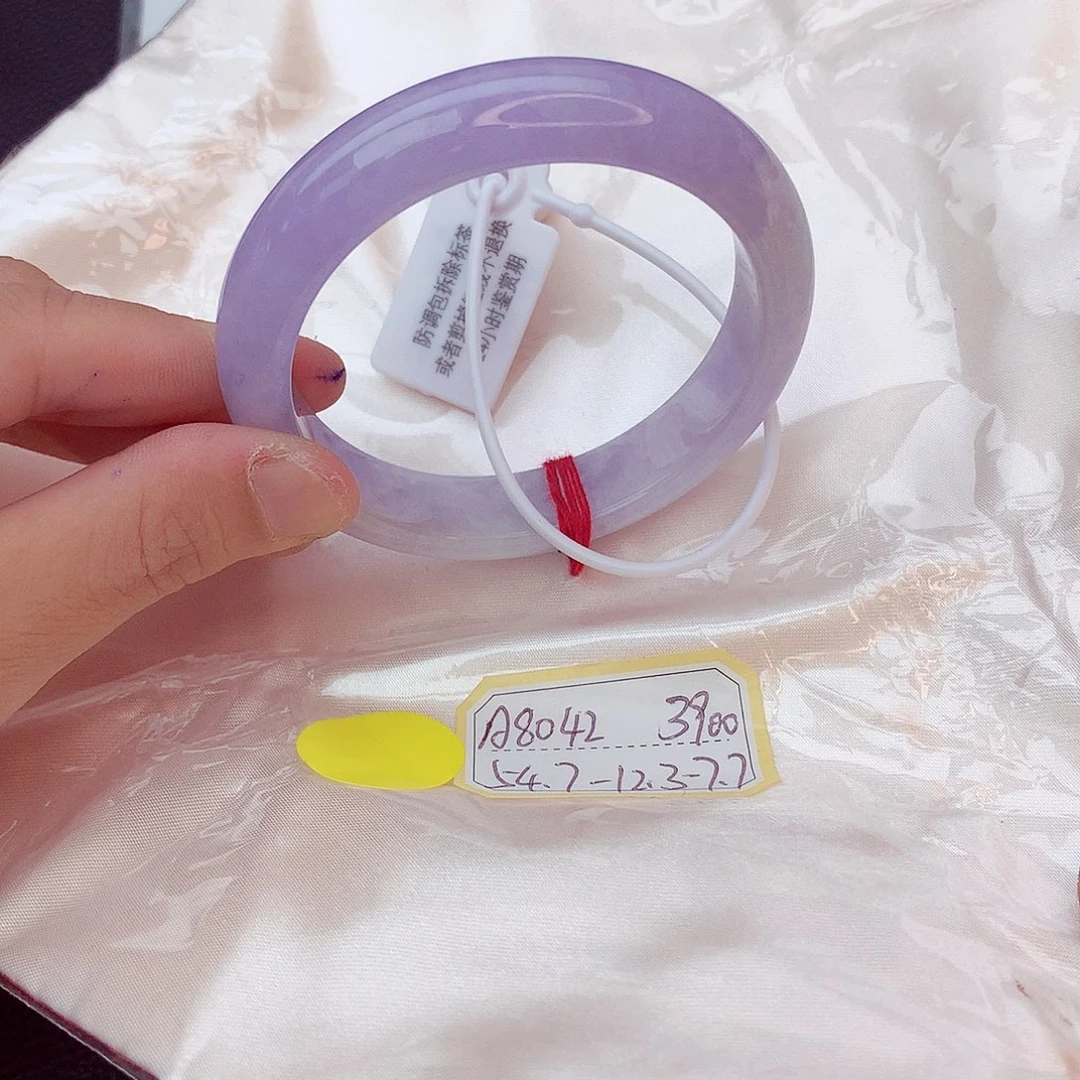 翡翠手镯未镶嵌翡翠