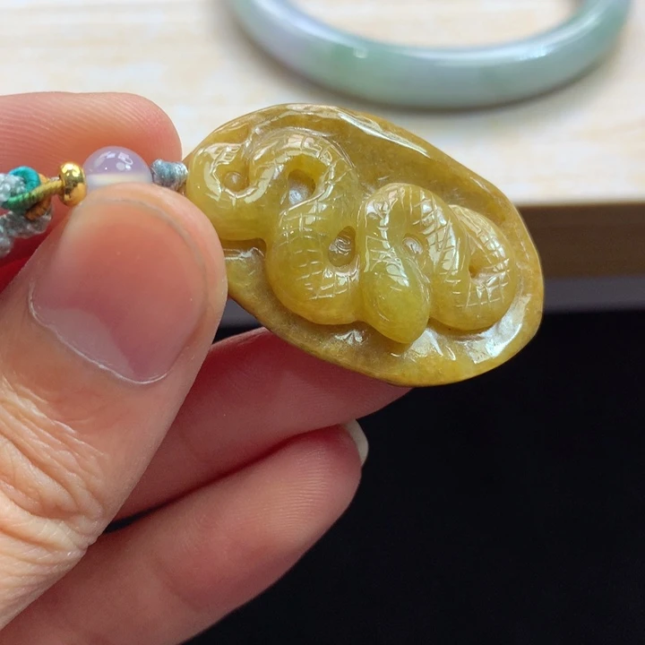 翡翠未镶嵌颈饰吊坠