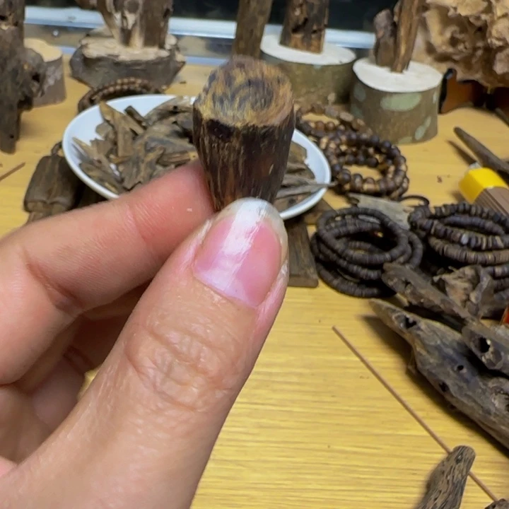 L***g沉香碎屑沉香包壳