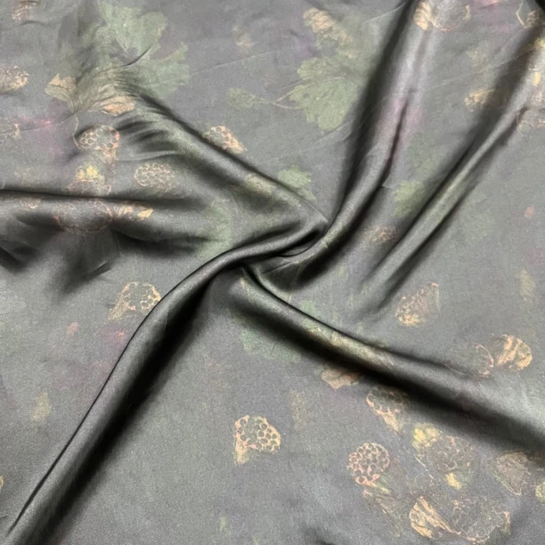 【步步生莲皮子】100植物丝莨香云纱服装面料（1.4门幅60姆米）