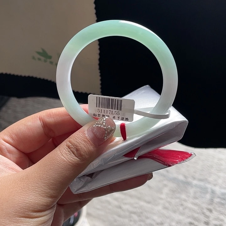 翡翠未镶嵌手镯三天鉴赏