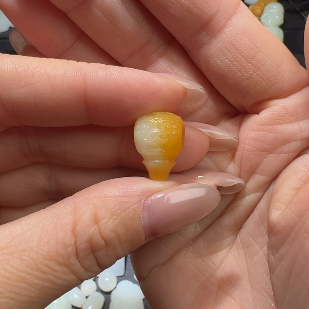 颈饰未镶嵌和田玉籍**名