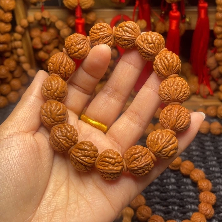 木质类龙纹桃枭挂件