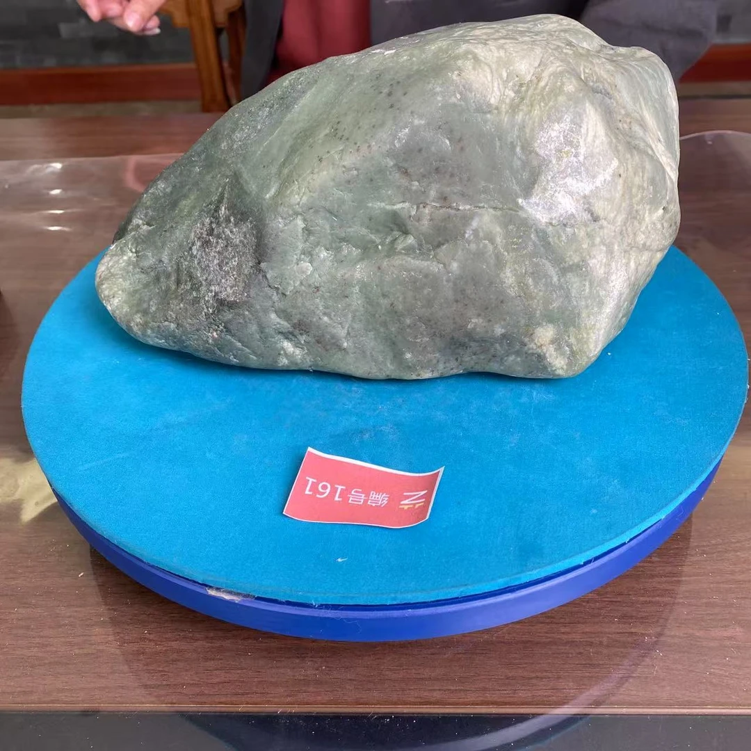 现货新疆玉料原石发一件编号161