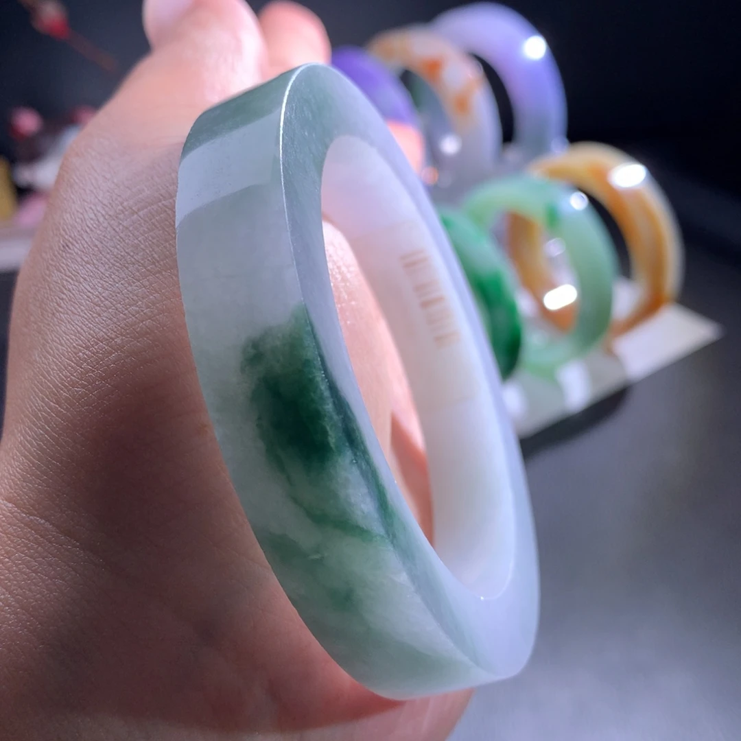 定制翡翠未镶嵌手镯