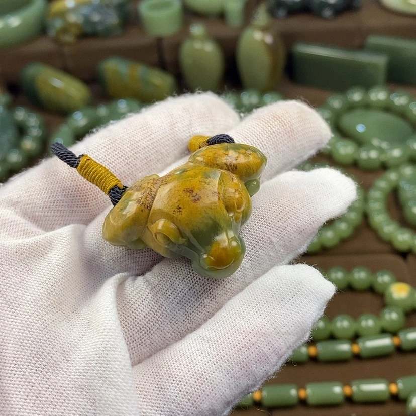 【闪购商品】颈饰未镶嵌岫岩河磨玉（透闪石质玉）
