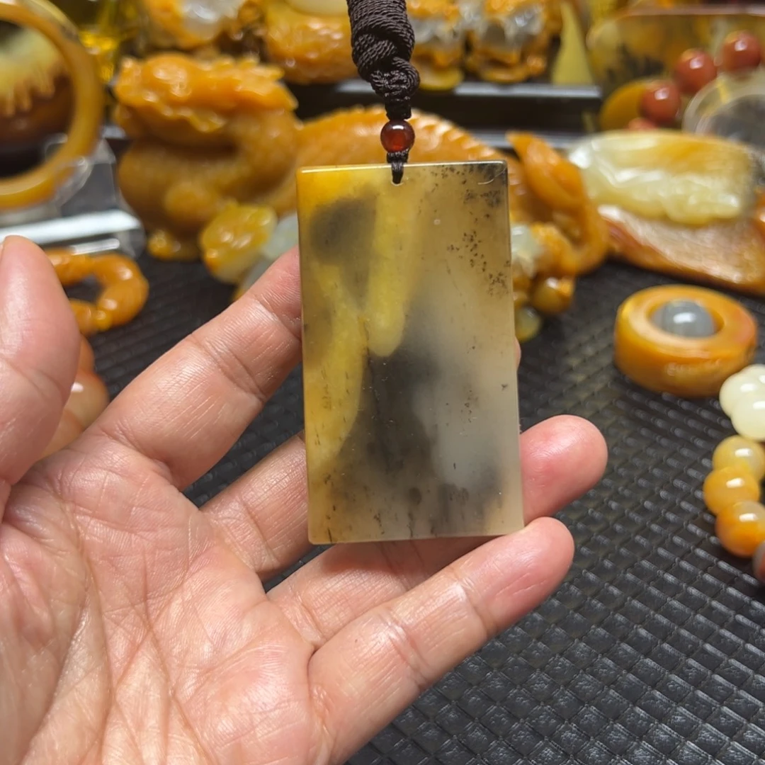 石英质玉未镶嵌颈饰