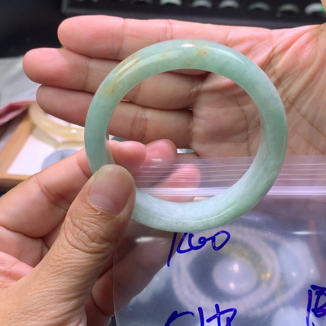 定制翡翠未镶嵌手镯51