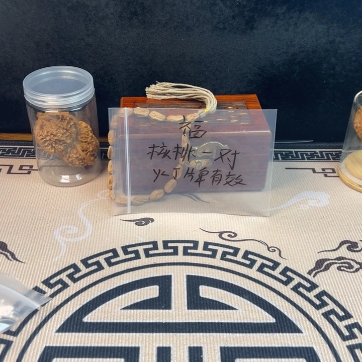 二***狗吊坠文玩核桃随机