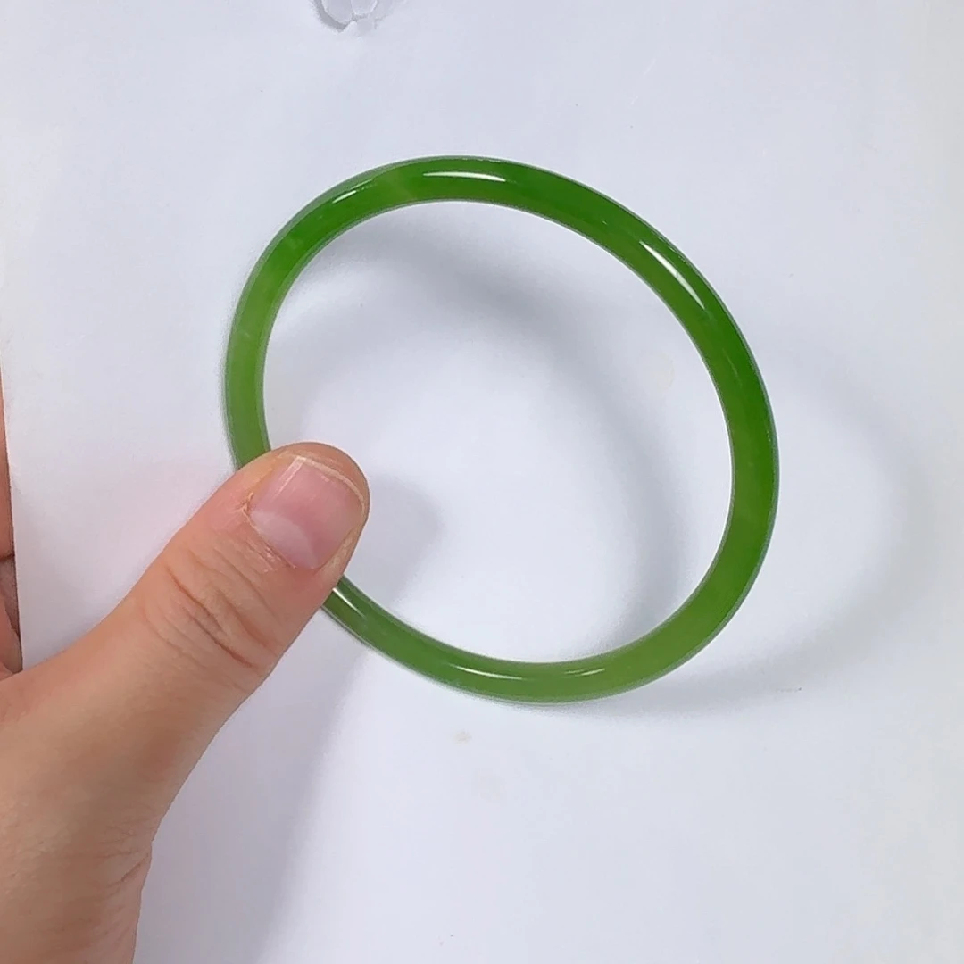 향***기和田玉（碧玉）未镶嵌手镯57.2乌兰乌德苹果绿微猫眼丝