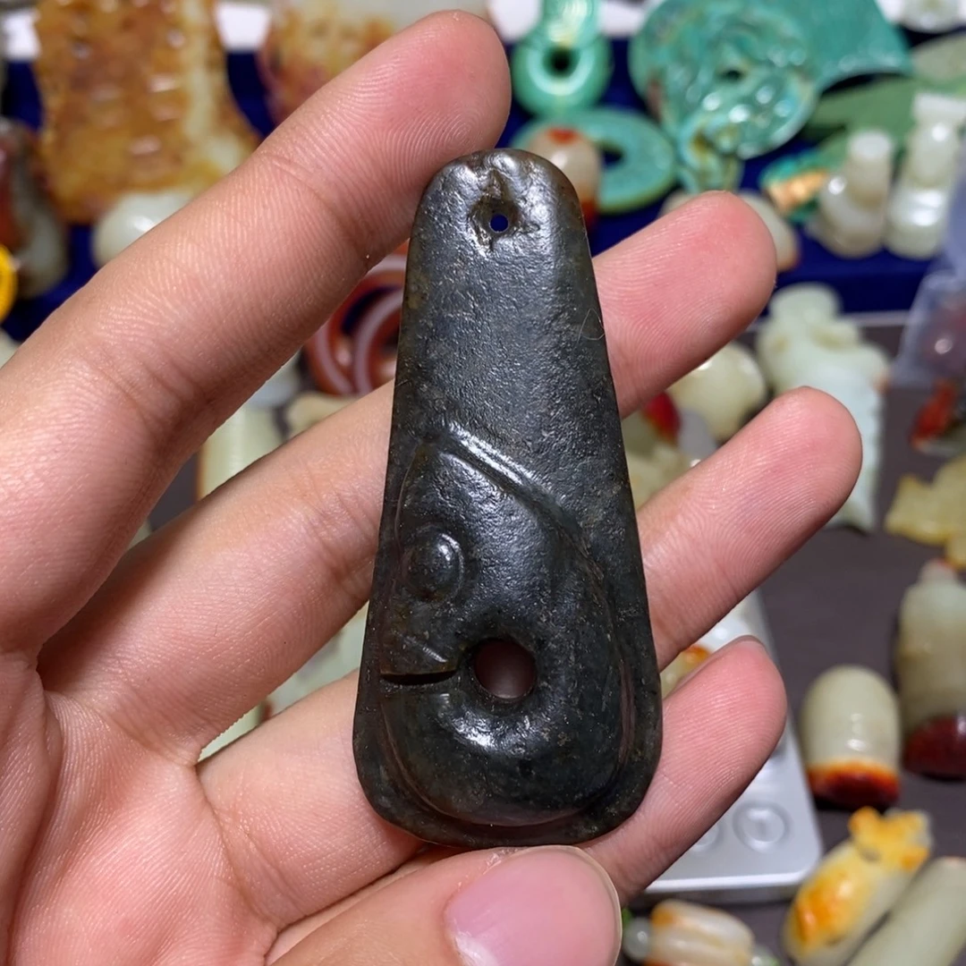 和田玉未镶嵌车挂