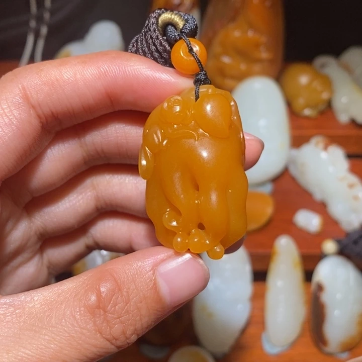 和田玉未镶嵌颈饰