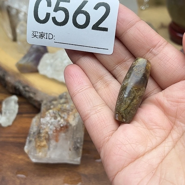 虞***晏珠宝半成品水晶未镶嵌默认微瑕