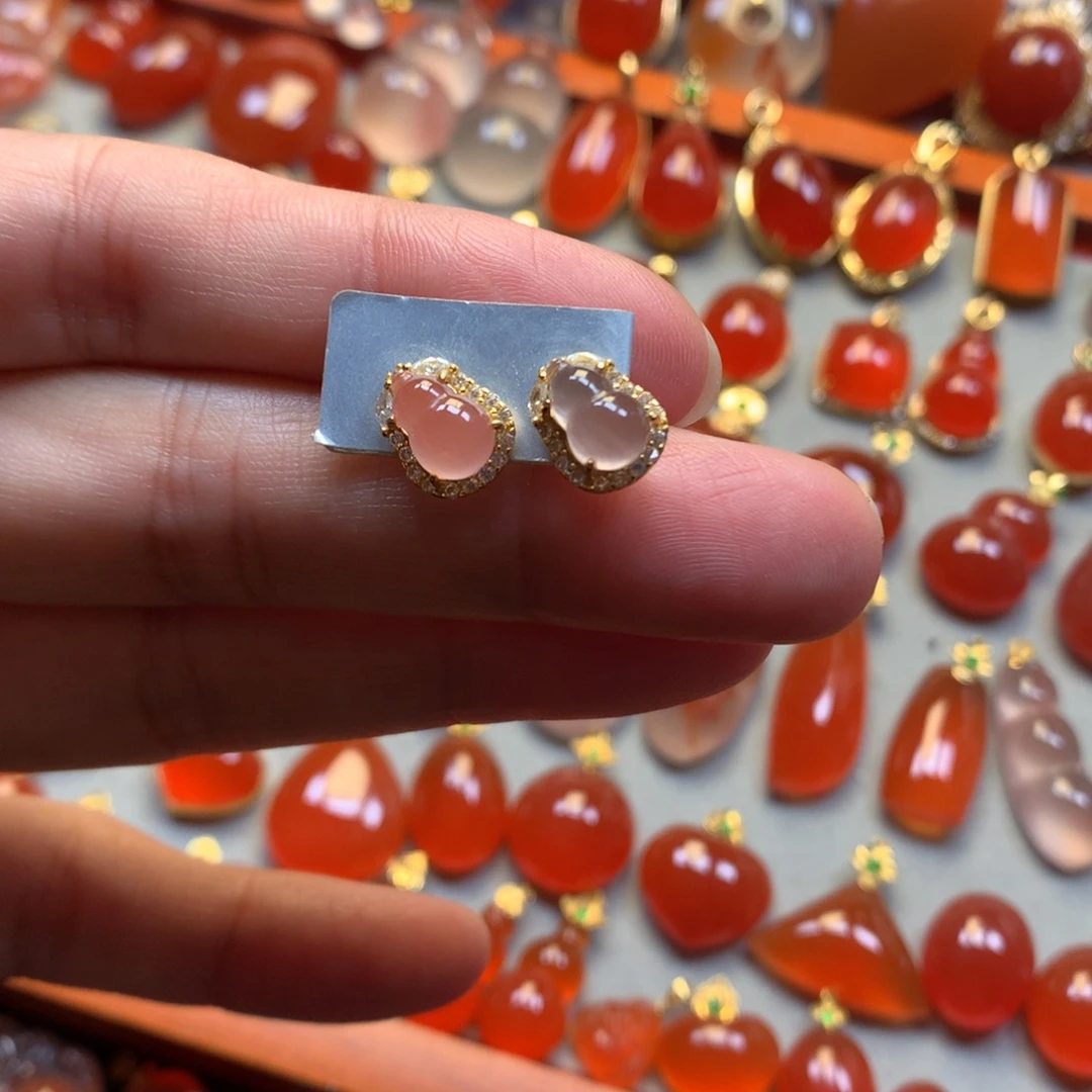 南红玛瑙未镶嵌颈饰