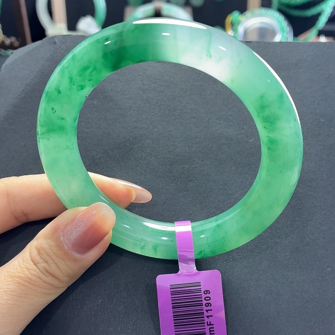 石英质玉（非洲翠）未镶嵌手镯56圈口