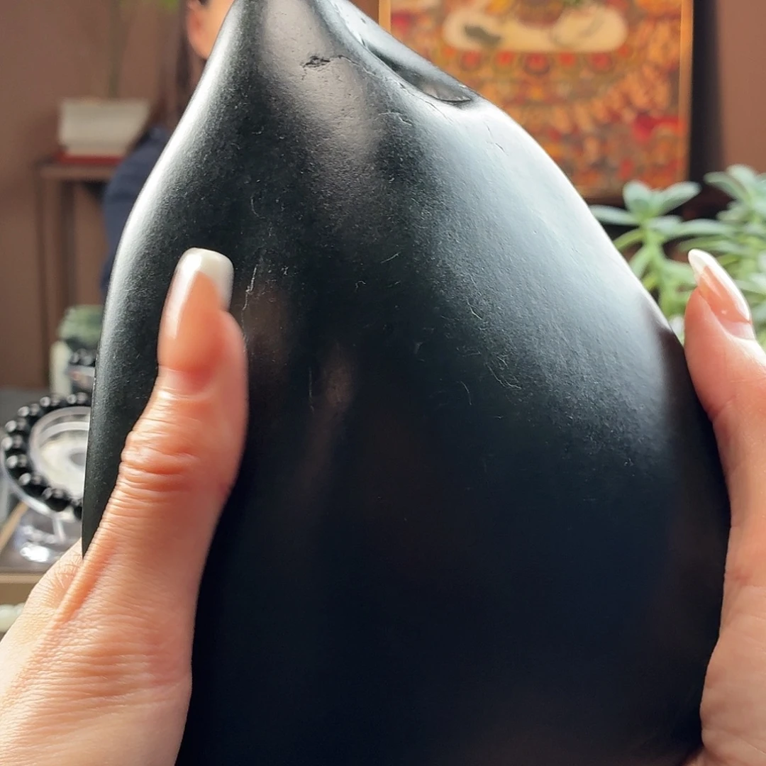 咯***猪和田玉未镶嵌把件黑青