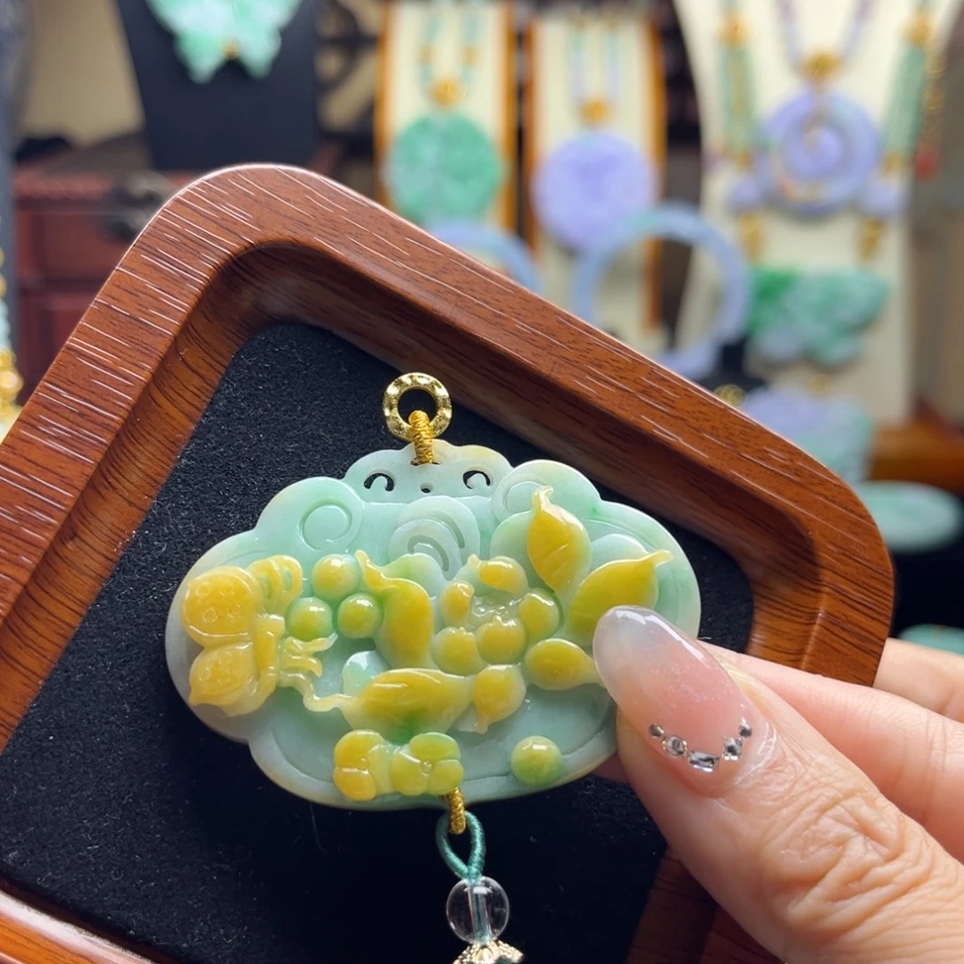 颈饰未镶嵌翡翠莲花