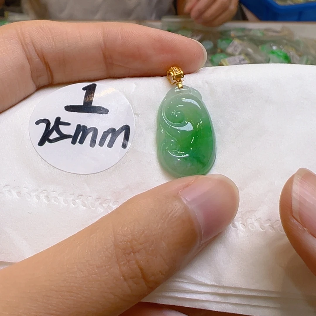 吊坠(不含链)18K金镶嵌翡翠