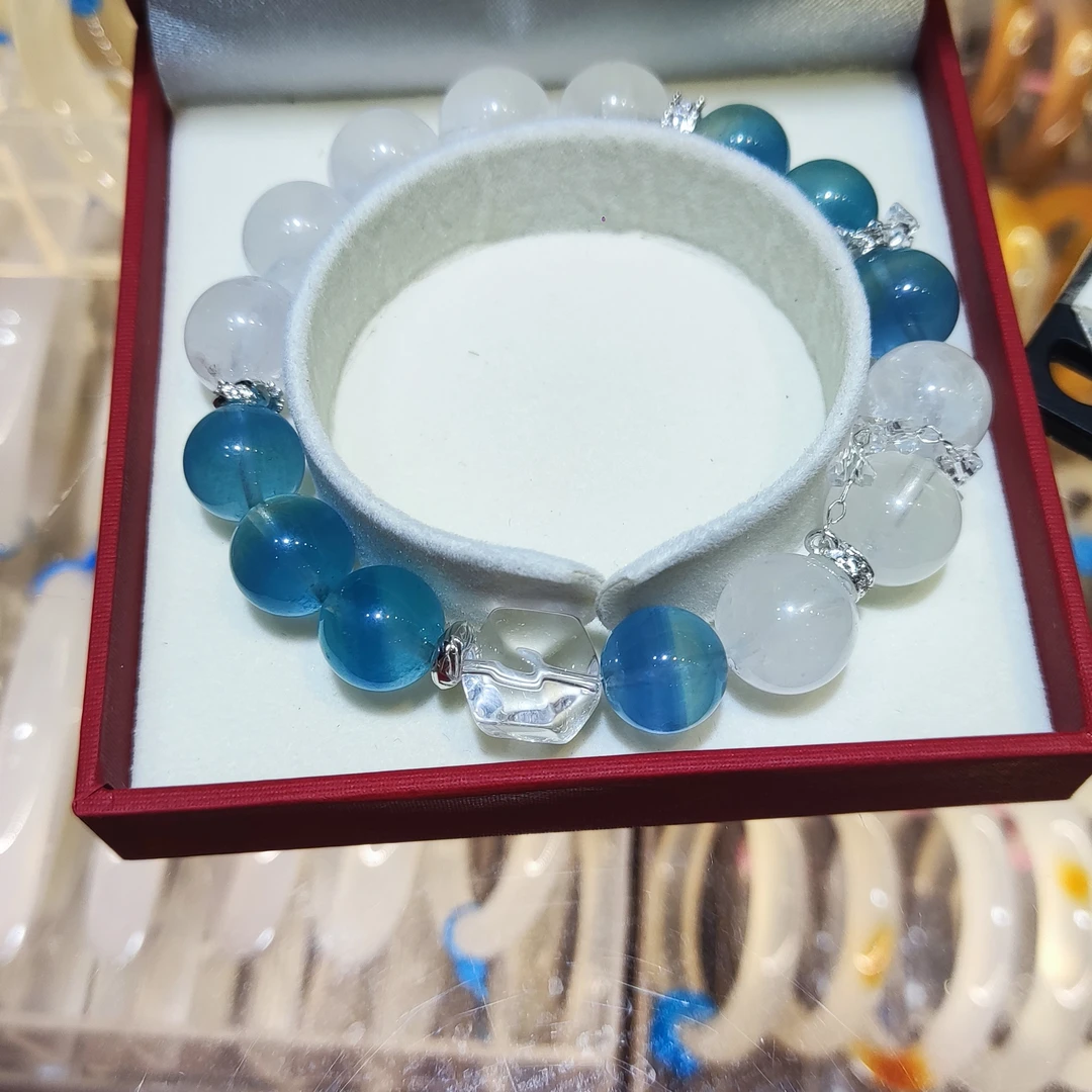 天然海蓝宝水晶搭配白幽灵水晶手串价格 178
