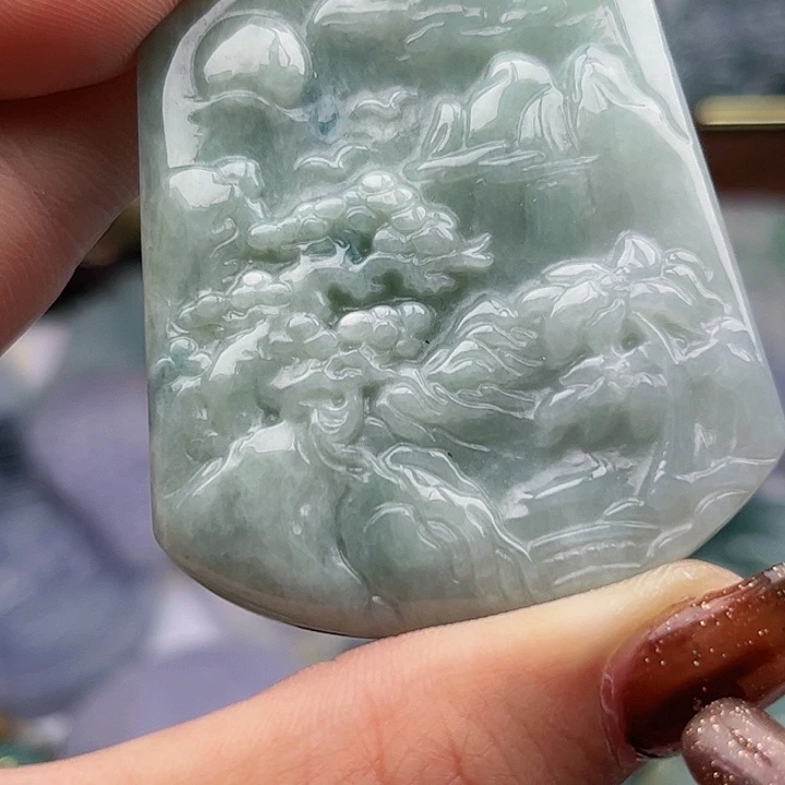 翡翠未镶嵌颈饰挂件