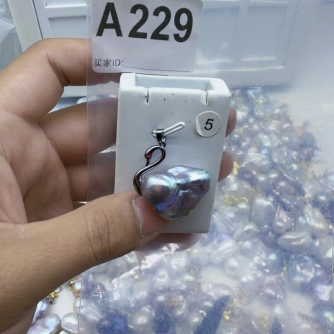 淡水珍珠颈饰钛钢