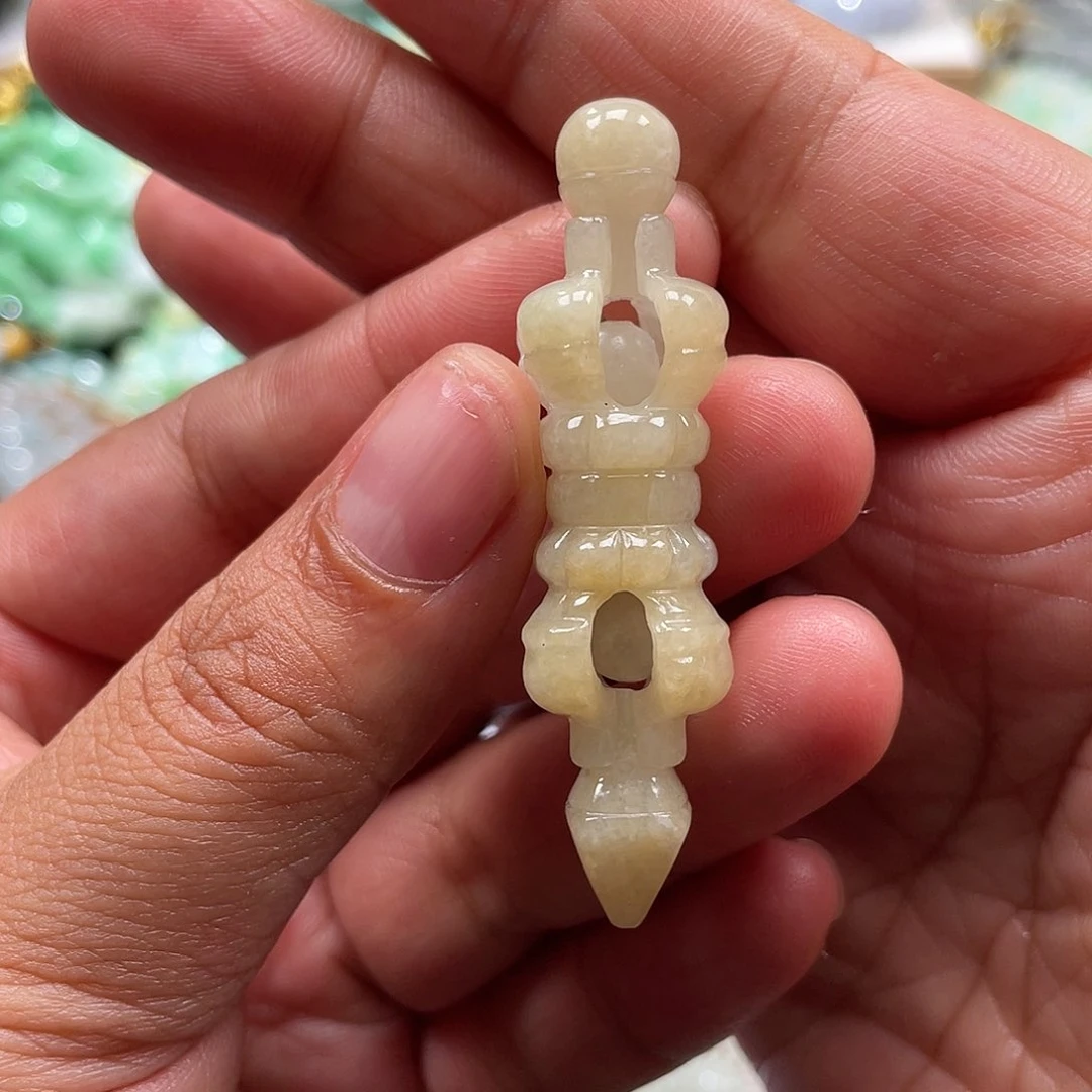 翡翠未镶嵌颈饰翡玉缘翡翠