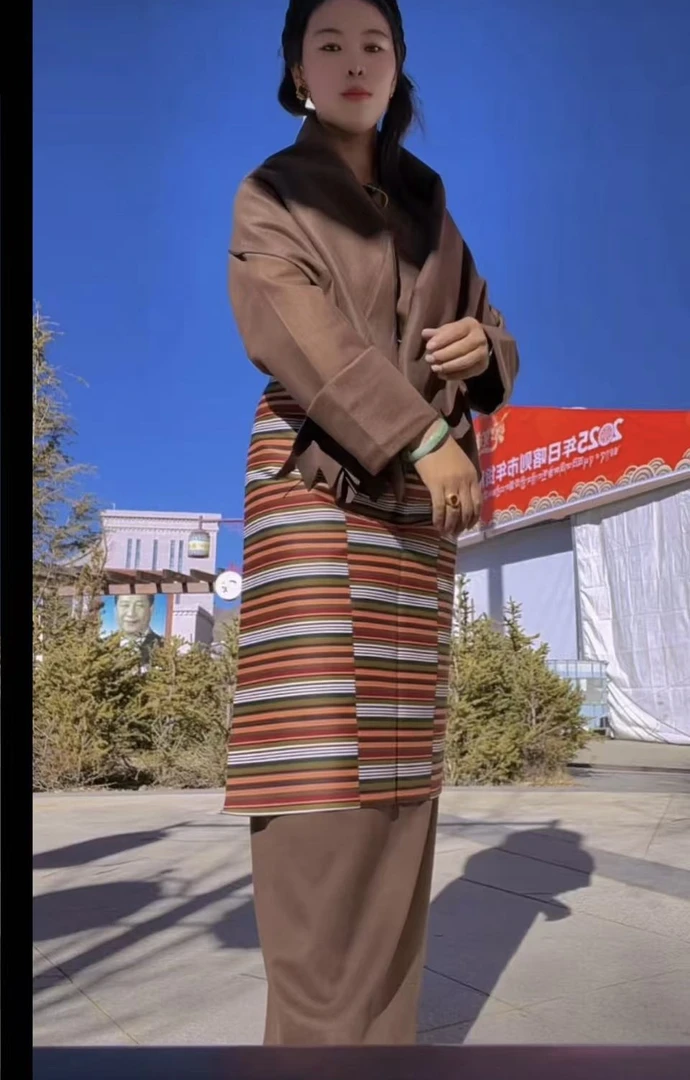 新款流行藏式藏袍三件套