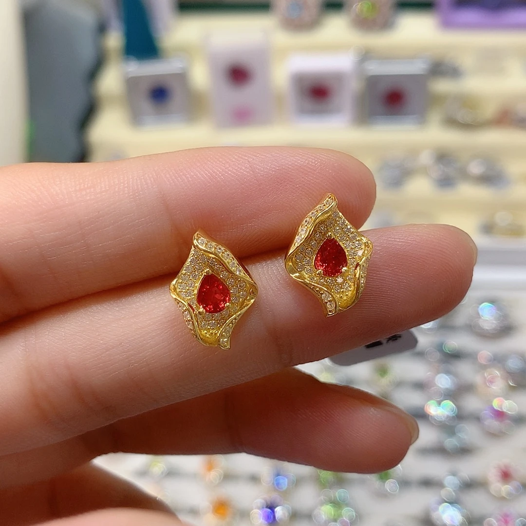 银S925镶嵌耳钉蓝宝石