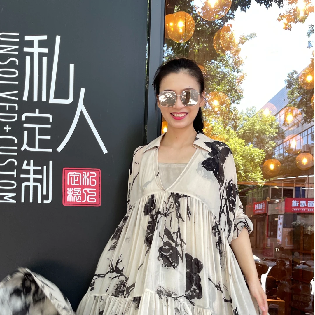 白底黑花大摆V领桑蚕丝乔其纱长裙