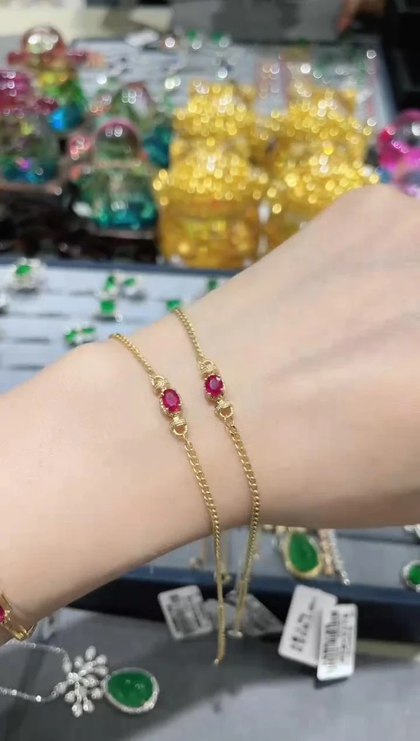 18K金镶嵌天然红宝石手链 多样性发其一