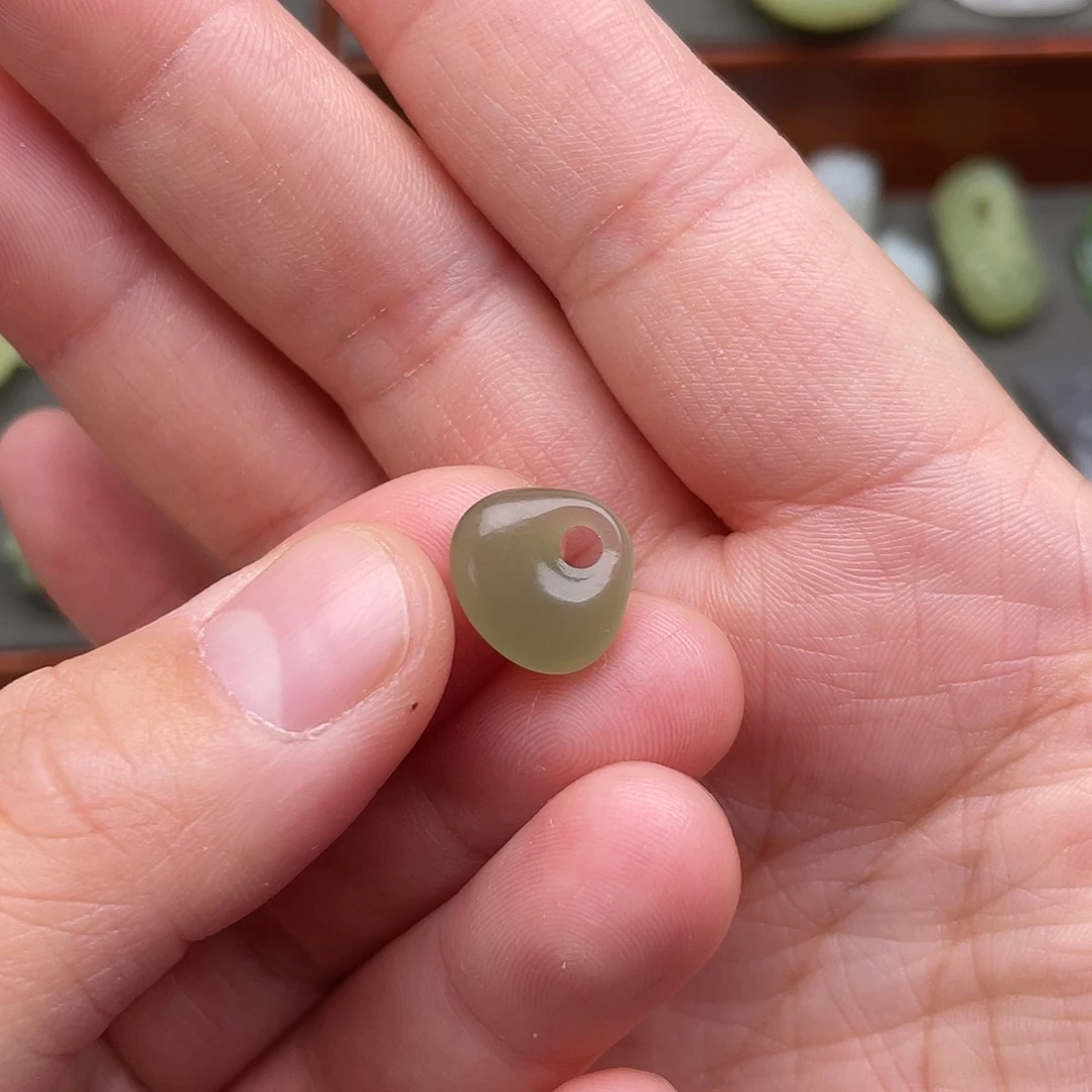 和田玉未镶嵌颈饰小扣子小配饰