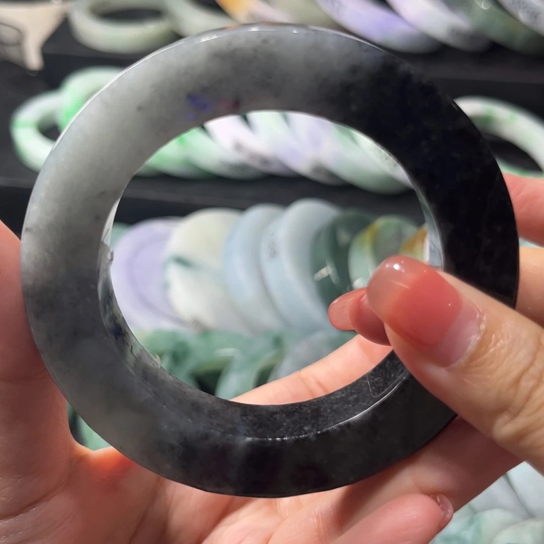 定制翡翠未镶嵌翡翠手镯