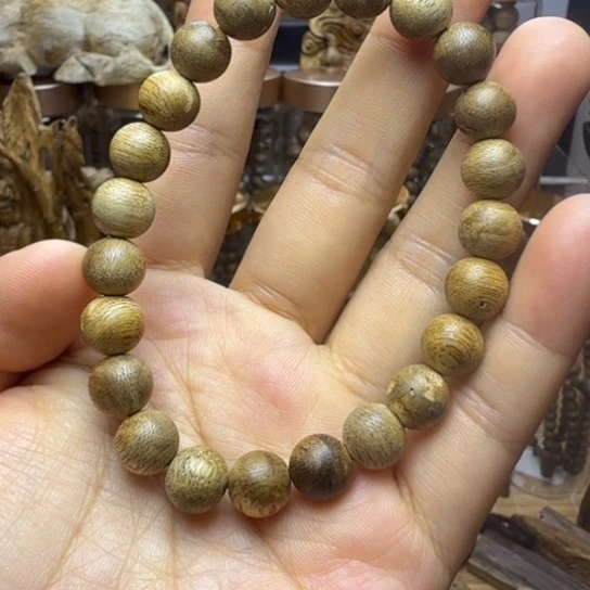 沉香碎屑沉香马尼涝 0.9 的 4 克