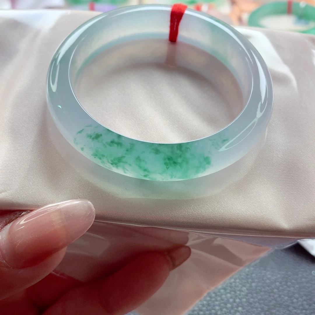 翡翠未镶嵌手镯师妹50宝藏毕业至纯至净