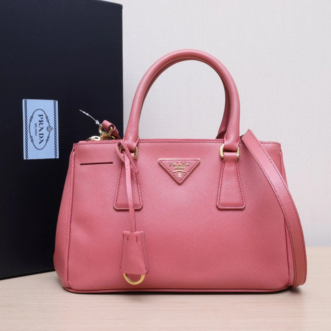 95新 Prada/普拉达 杀手单肩包 小号 粉色 皮革C 金扣 P244796045