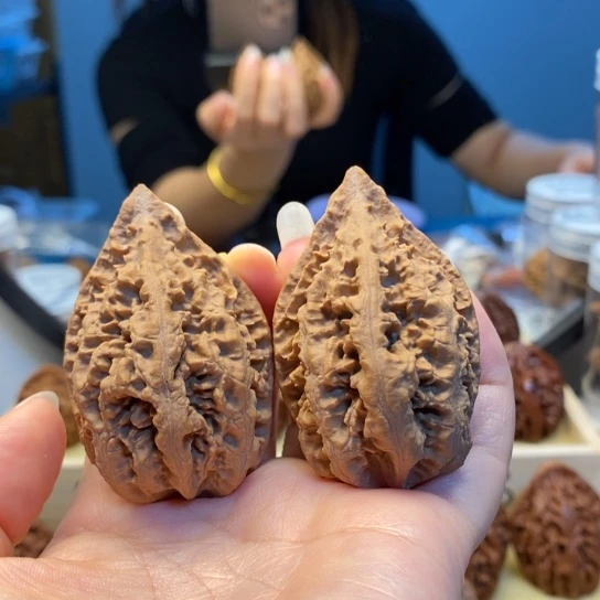 桃核把件东北秋子35