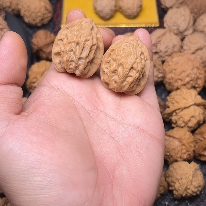 文玩核桃吊坠大龙鸡心