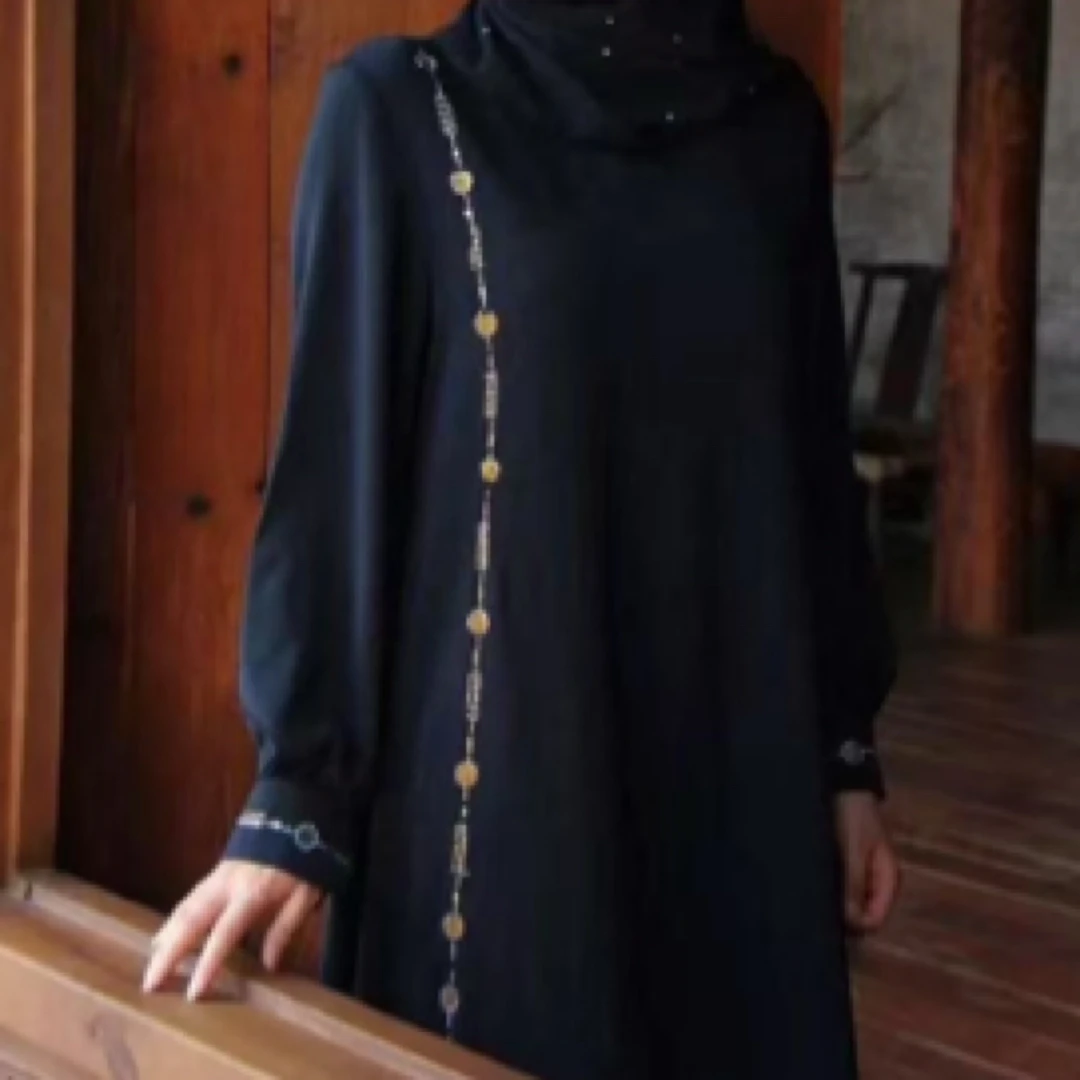 咪丝克新款彩钻斜纱显瘦凉快舒适连衣裙小黑瓶袍子