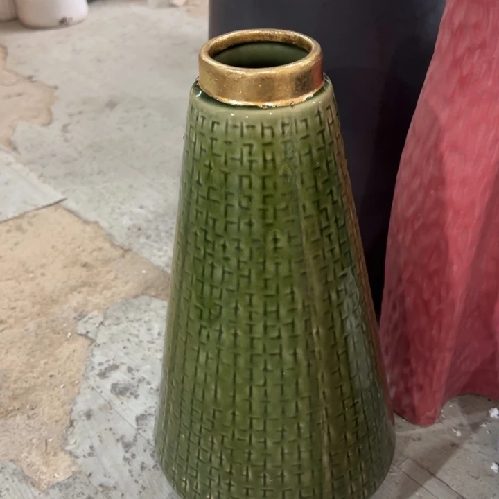 陶瓷花瓶摆件微瑕捡漏出