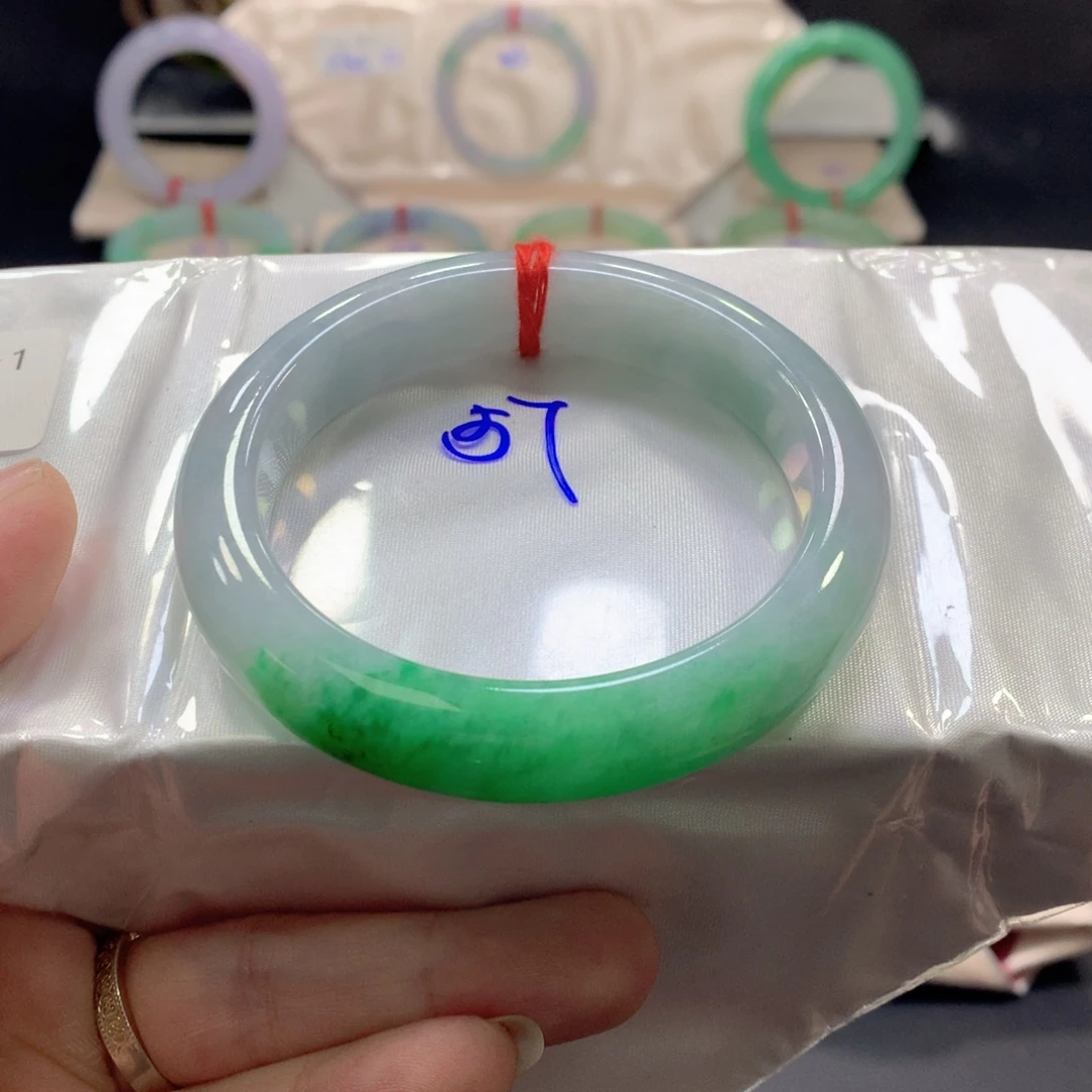 翡翠未镶嵌手镯57圈口