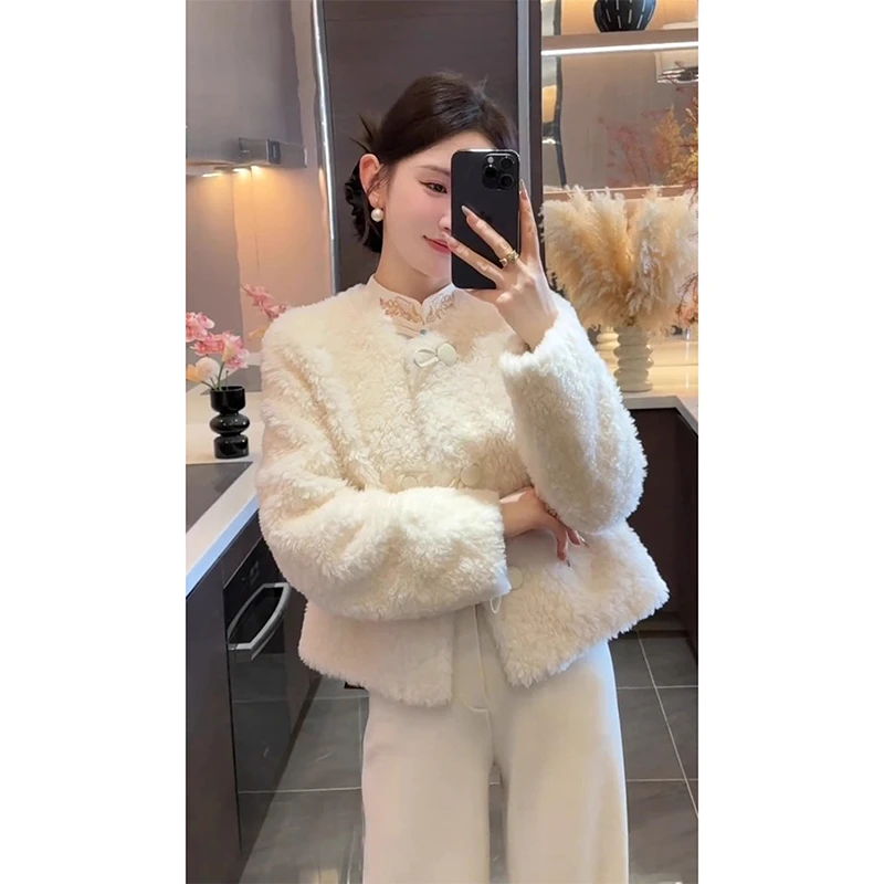 秋冬高端独特漂亮超好看名媛小香风白色毛绒绒外套休闲阔腿裤套装