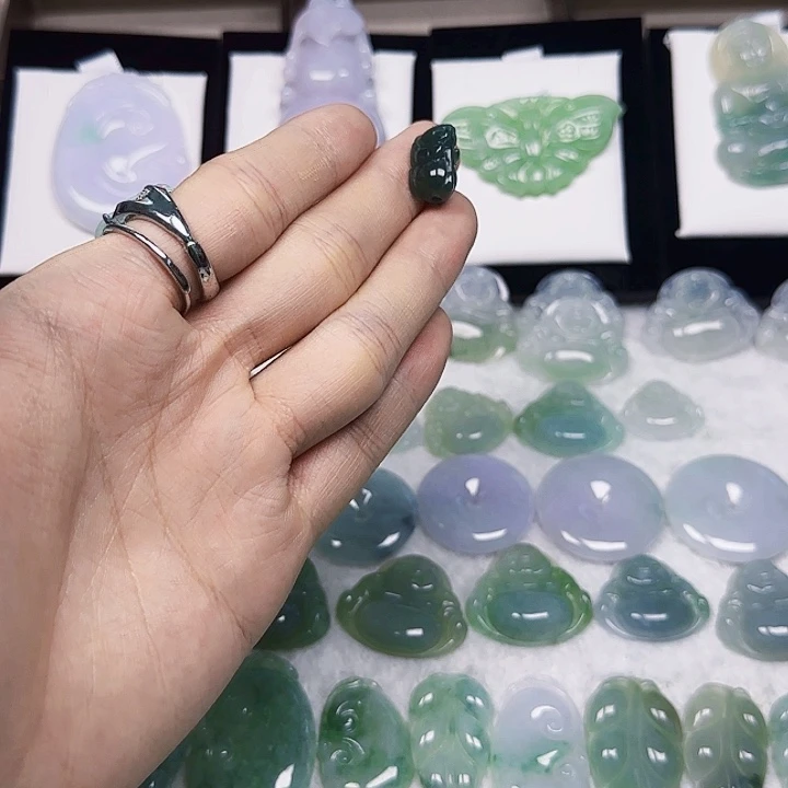 翡翠未镶嵌颈饰翡翠