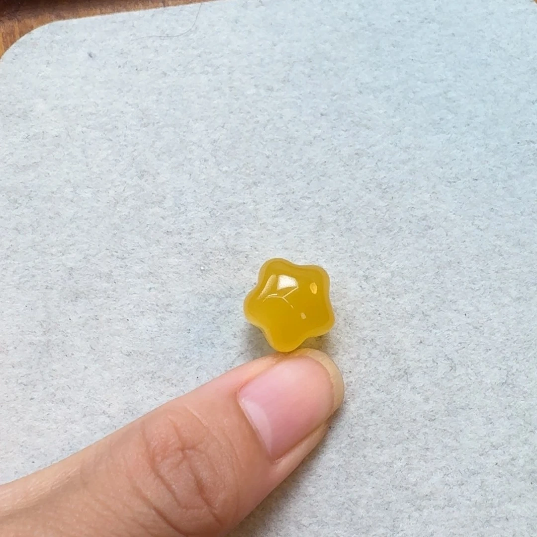 未镶嵌琥珀珠宝奇石八****?