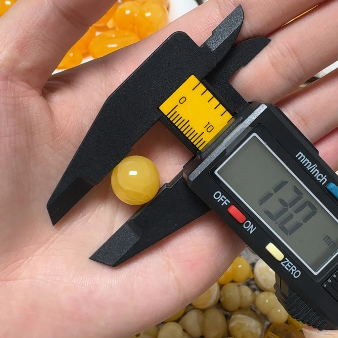 琥珀未镶嵌裸石蜜蜡圆珠